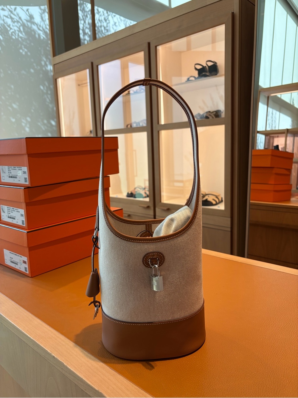 HERMÈS Petit Bel-il bag Beige & Brown Bucket